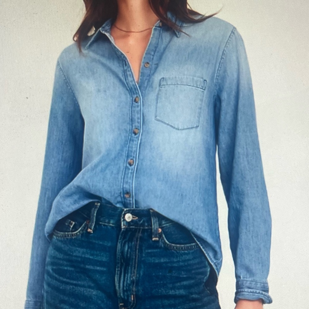 Old Navy Classic Button Down- Medium wash
